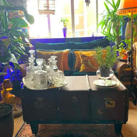 Magical Wizardry Flat In Central London